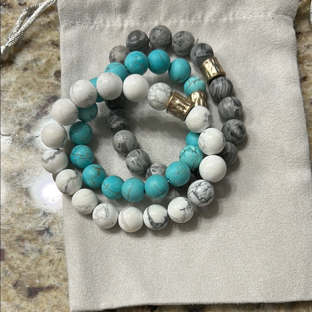 Blue and White Beaded Bracelet with Natural Stone Patterns